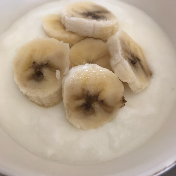 バニラ香るバナナフルーツヨーグルト